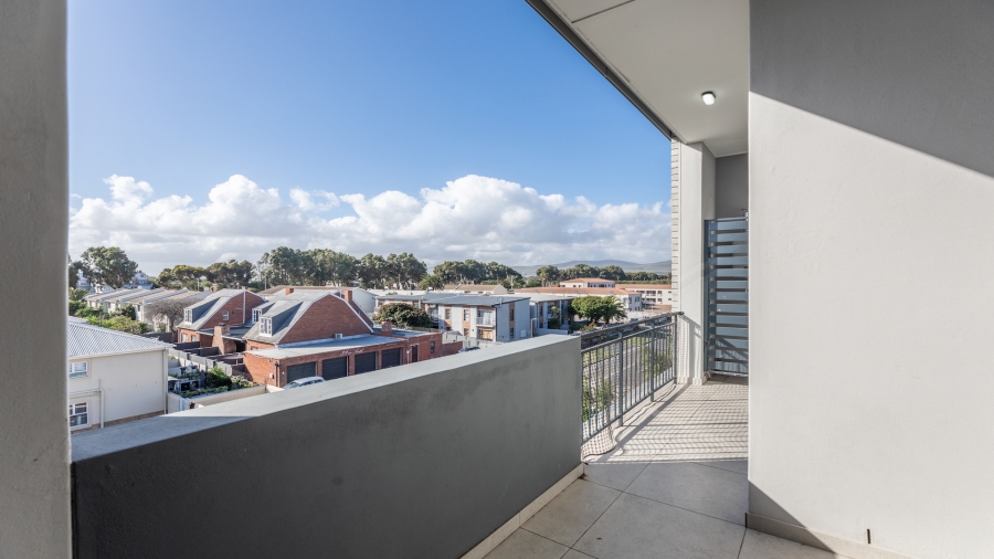 1 Bedroom Property for Sale in Table View Western Cape